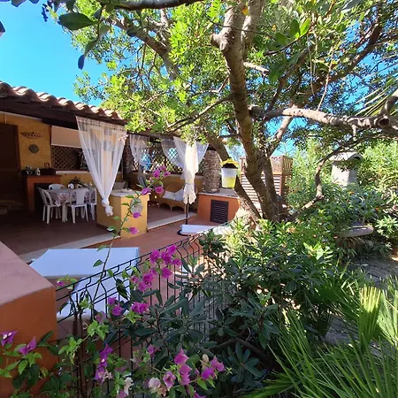 Bijoux Maison Fronte Mare Holiday home Budoni